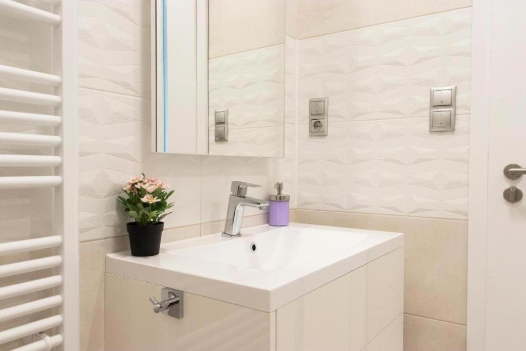Revay 20 Suites By Corall Budapest Eksteriør billede